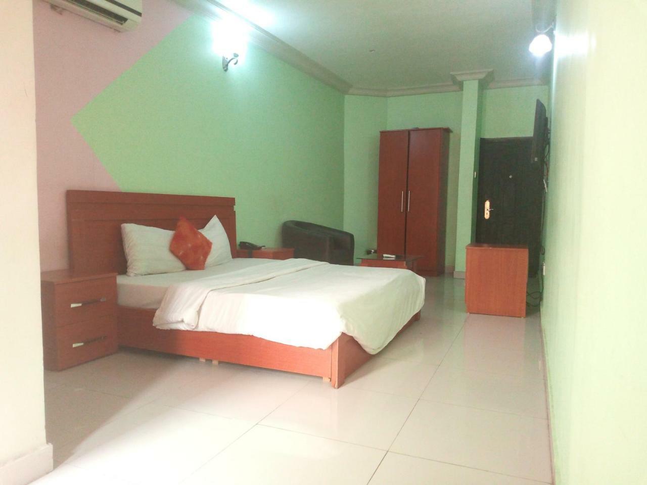 Flamingo Hotel Festac Town Εξωτερικό φωτογραφία